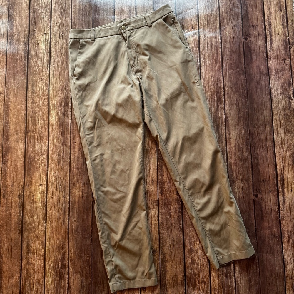 Lululemon ABC Pants • Men’s 32x30 -Khaki Tan
✨ Comfy • • Everyday Favorite ✨
